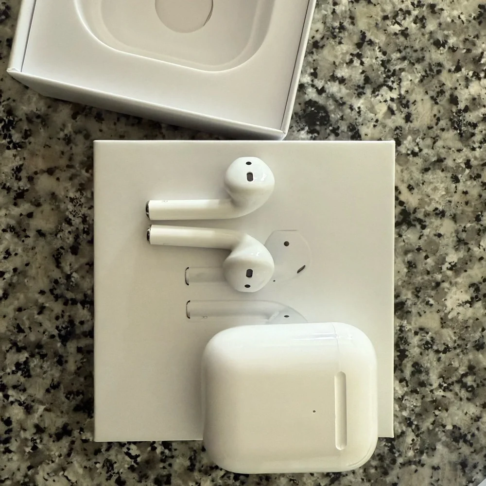 Gen 2 White Earbuds with Charging Case